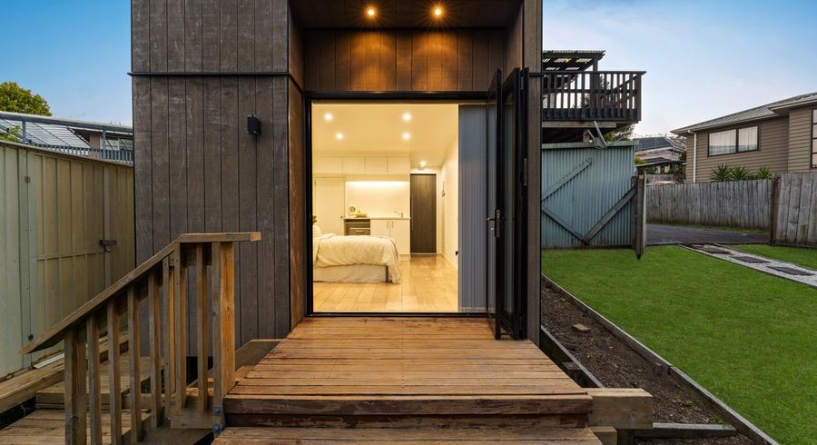  at 2/20 Celeste Place, Totara Vale, North Shore City, Auckland