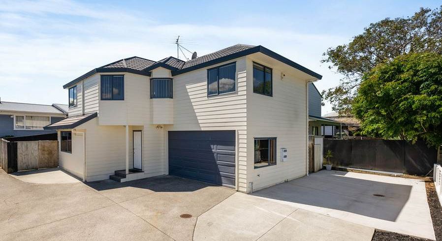  at 1/27 Manuka Road, Bayview, Auckland