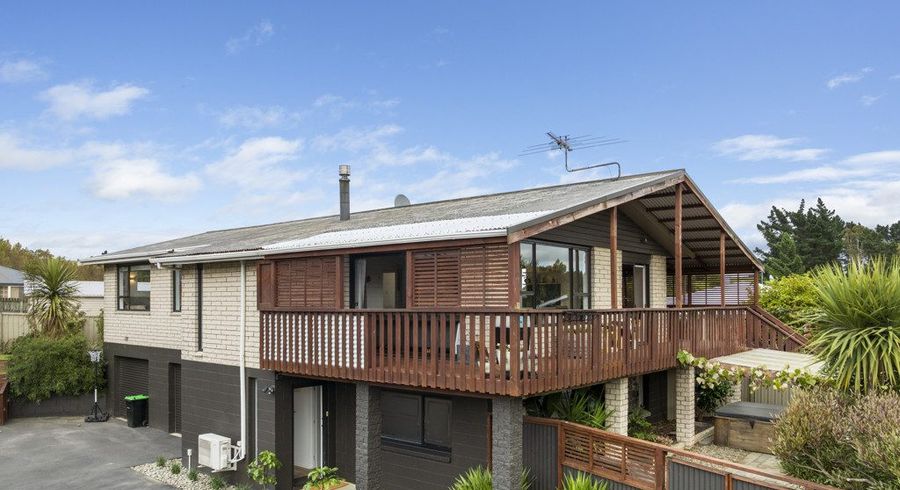  at 8 Clariton Avenue, Green Island, Dunedin, Otago