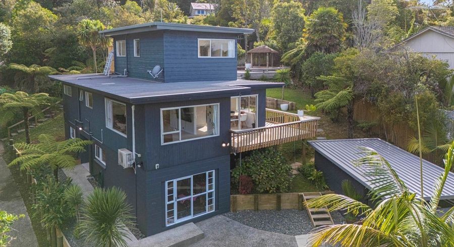  at 806a Beach Road, Browns Bay, North Shore City, Auckland