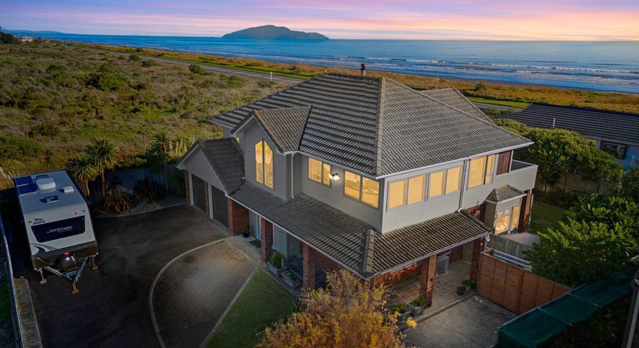  at 8 Scott Avenue, Otaki Beach, Otaki