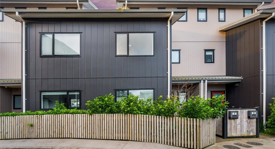  at 37 Eileen Newey Place, Henderson, Waitakere City, Auckland