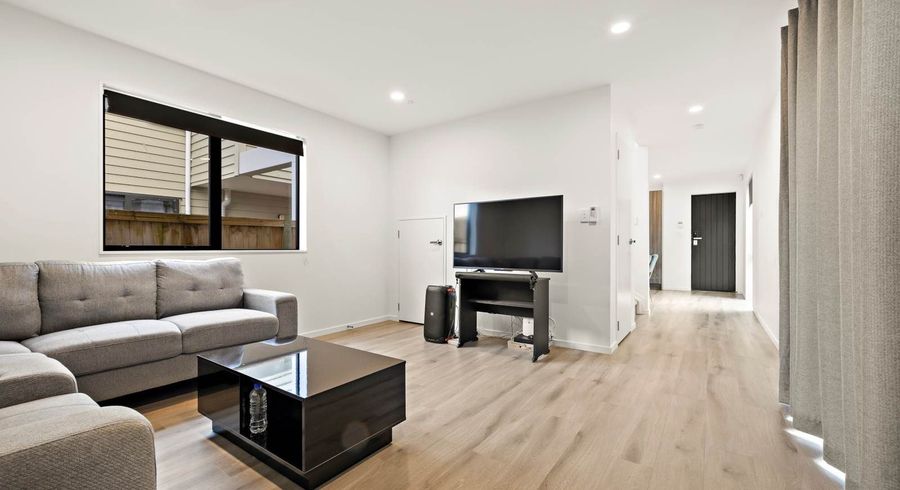  at 6 Matukutureia Lane, Manurewa, Auckland