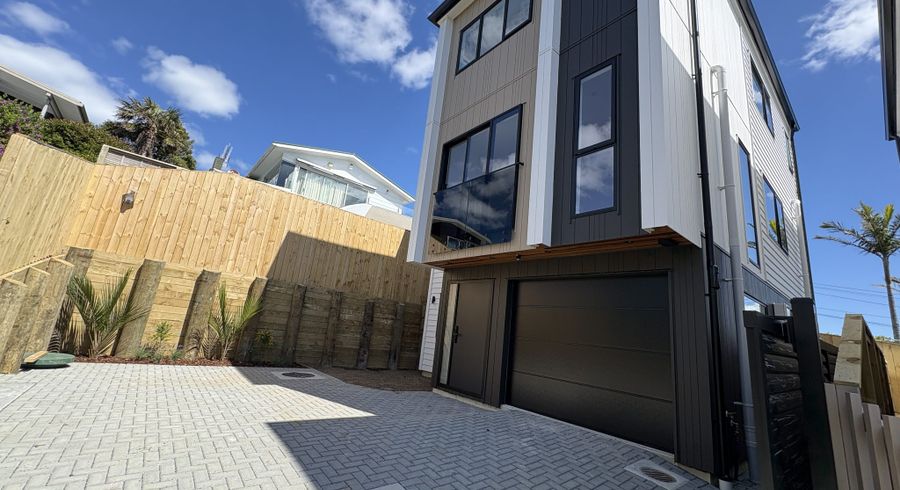  at 14D Newhaven Terrace, Mairangi Bay, North Shore City, Auckland
