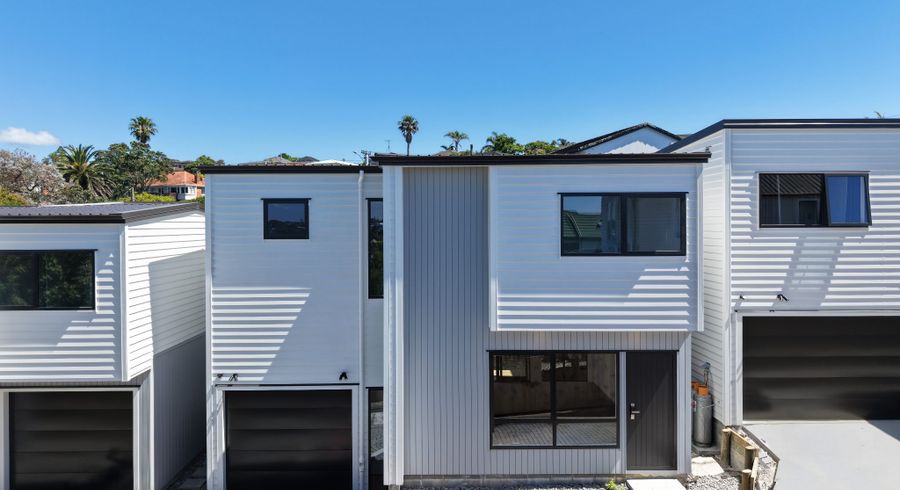  at Lot 2/62 Lyons Avenue, Murrays Bay, North Shore City, Auckland