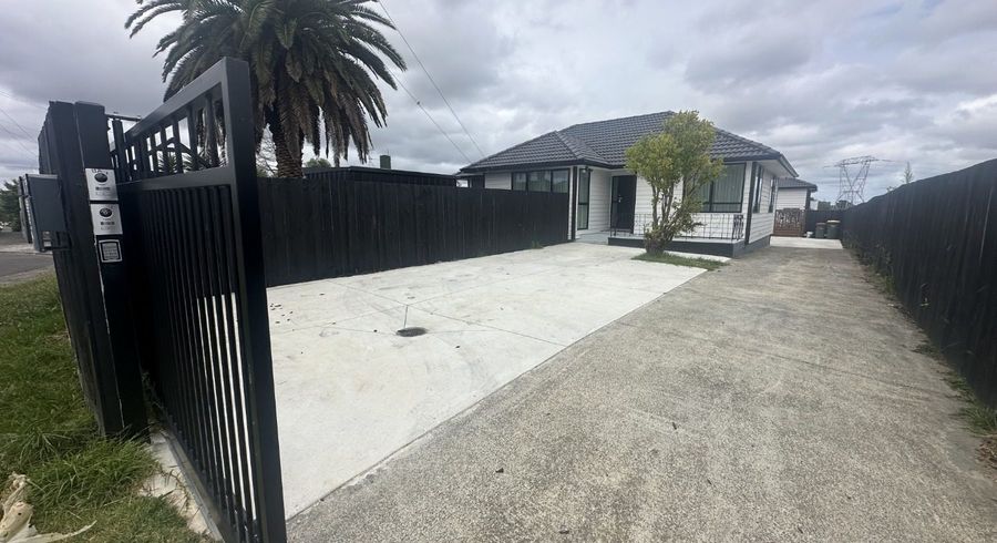  at 11 Doughty Place, Otara, Auckland