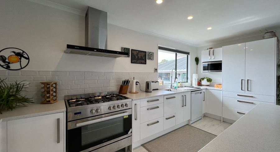  at 33 Taieri Crescent, Kelson, Lower Hutt, Wellington