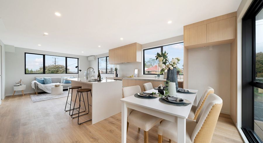  at 2/30 Woodford Ave, Henderson, Waitakere City, Auckland