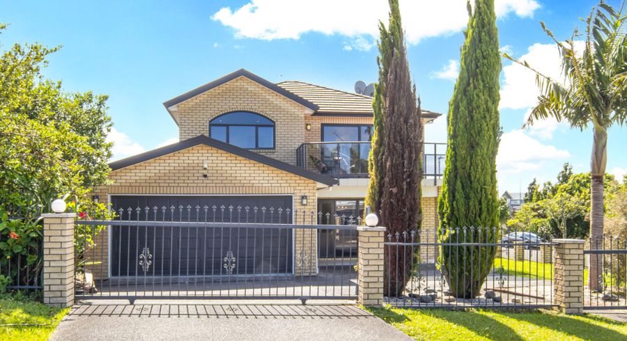  at 12 Bonny Crescent, Westgate, Waitakere City, Auckland