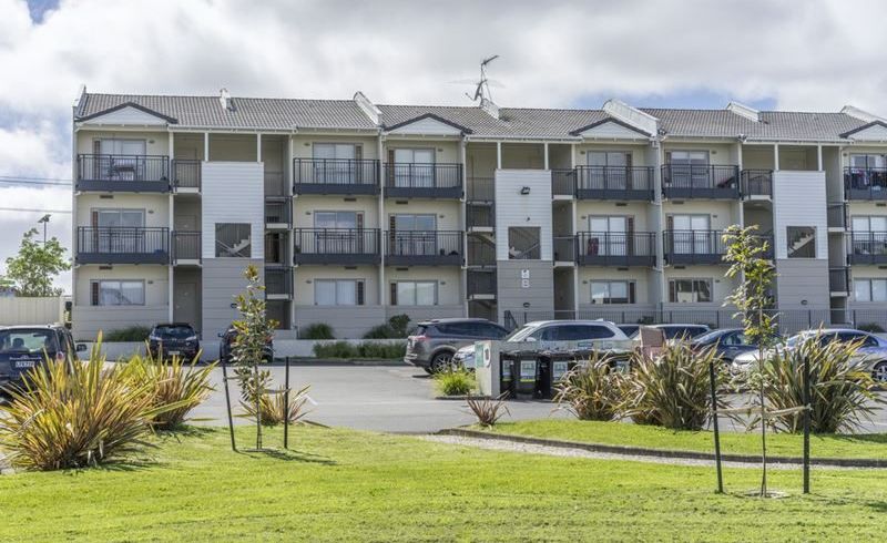  at 11B/71 Spencer Road, Oteha, Auckland