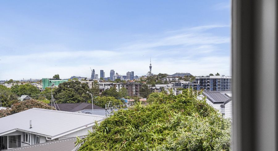  at 1/7 Ellen Avenue, Hillcrest, Auckland