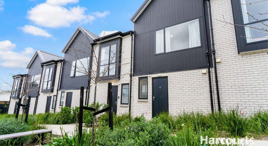  at 5 Wharara Lane, Massey, Waitakere City, Auckland