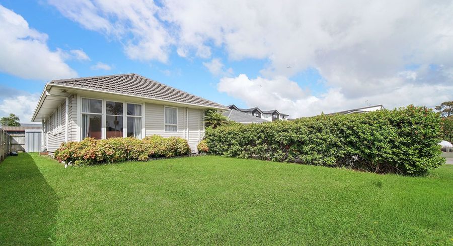  at 5 Shamrock Lane, Te Atatu Peninsula, Waitakere City, Auckland