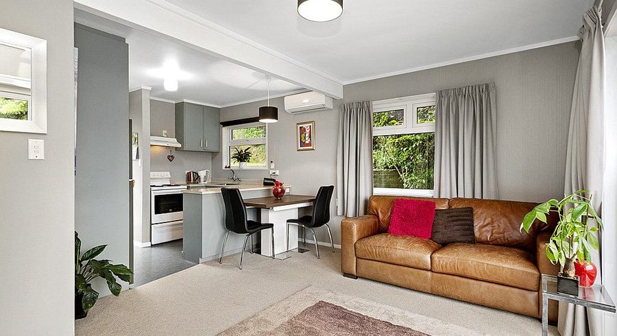  at 1/6 Taka Grove, Normandale, Lower Hutt