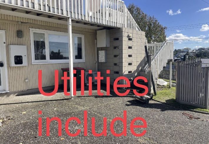  at 8/869 Beach Road, Torbay, North Shore City, Auckland