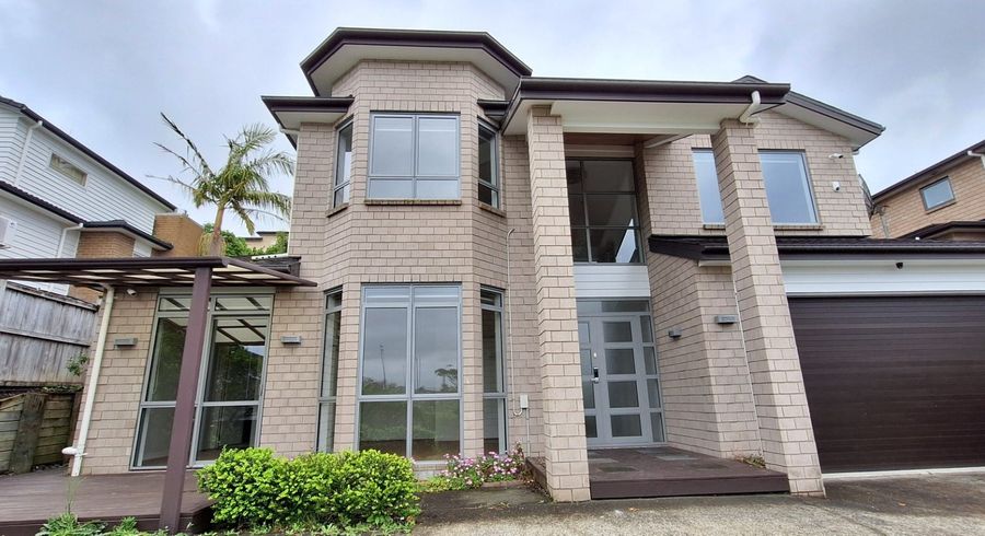  at 8 Bintulu Place, Albany, North Shore City, Auckland
