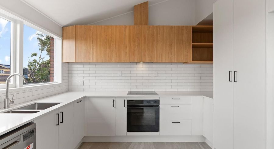  at 15 Glenmore Road, Sunnyhills, Manukau City, Auckland
