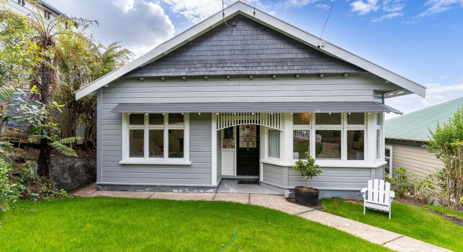  at 18 Hart Street, Belleknowes, Dunedin, Otago