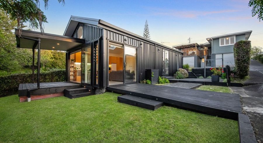  at 27 Amberley Avenue, Te Atatu South, Waitakere City, Auckland