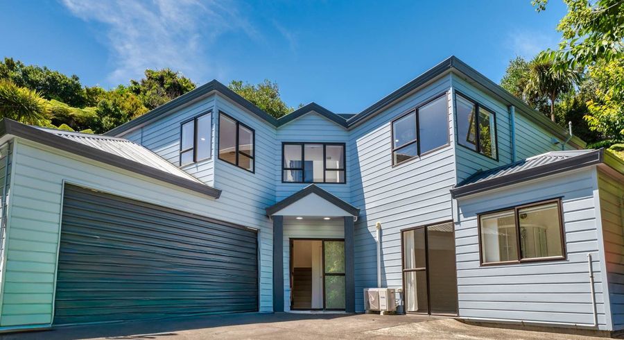  at 8 Stitchbird Close, Murrays Bay, North Shore City, Auckland