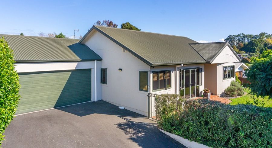  at 1 Sunnyhills Avenue, Glenview, Hamilton