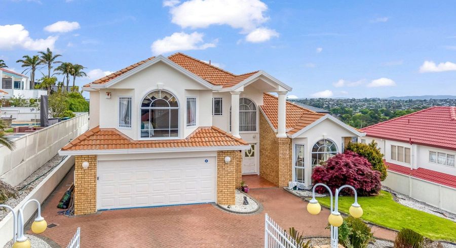  at 35 McCahill Views, Botany Downs, Manukau City, Auckland