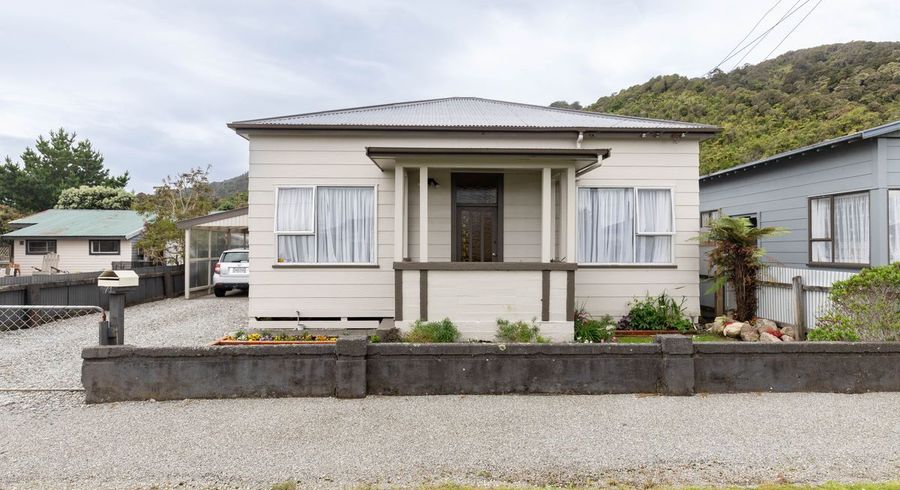  at 71 Fox Street, Cobden, Greymouth