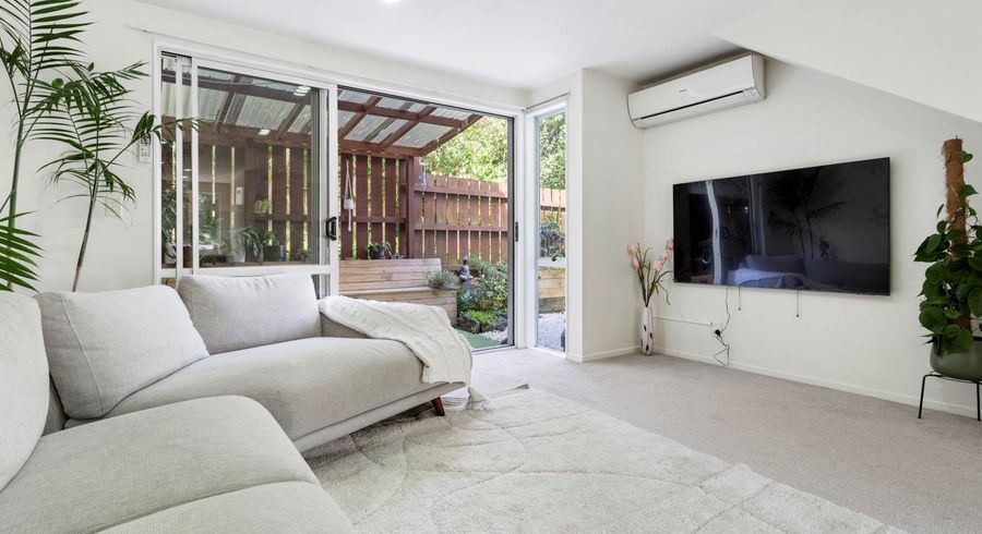  at 24 Albionvale Road, Glen Eden, Waitakere City, Auckland