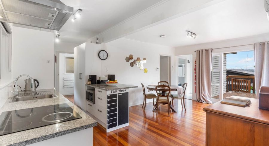  at 1/31 Lavelle Road, Henderson, Waitakere City, Auckland