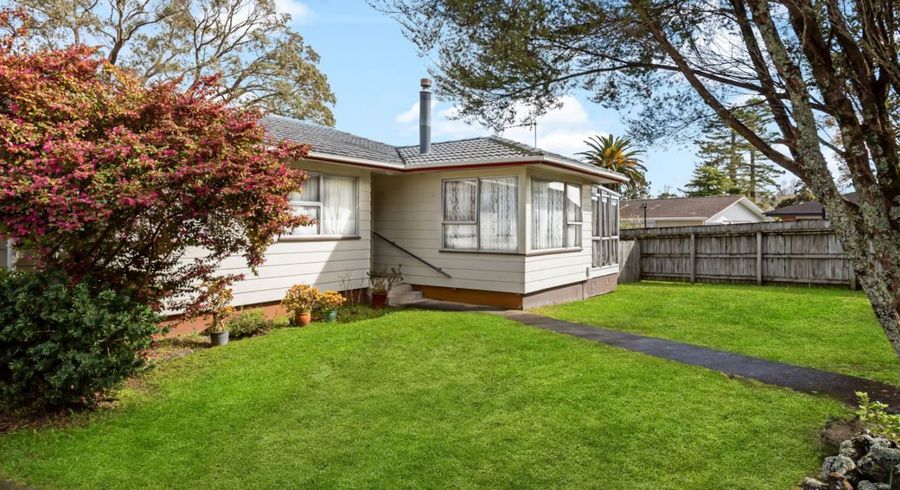  at 77 Chilcott Road, Henderson, Waitakere City, Auckland