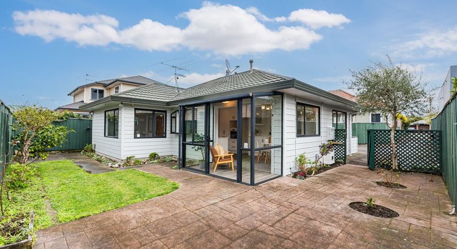  at 2/25 Vincent street, Waterloo, Lower Hutt, Wellington