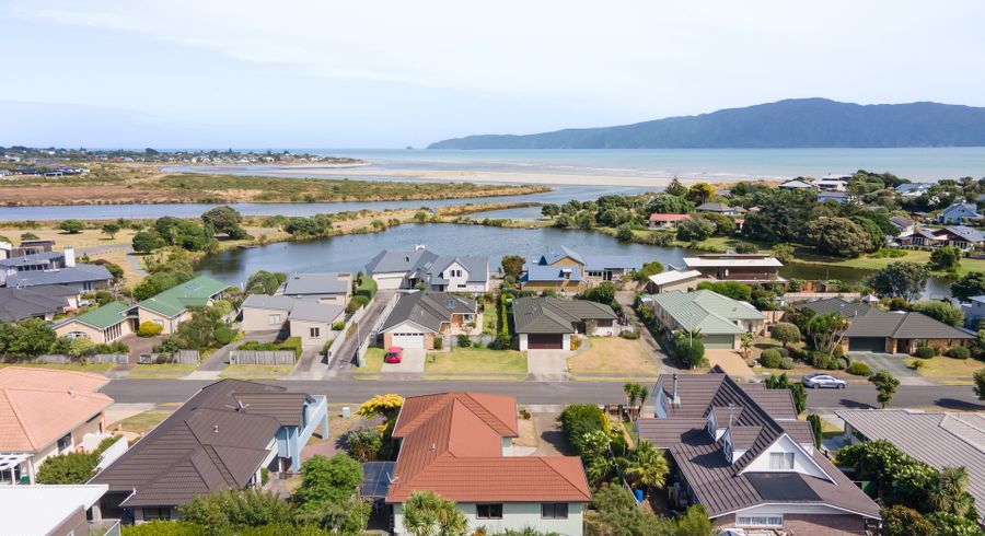  at 7 Major Durie Place, Waikanae Beach, Kapiti Coast, Wellington