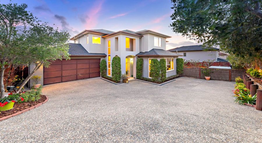  at 70 Gracechurch Drive, Flat Bush, Auckland