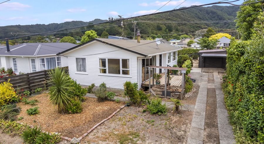  at 31 Karamu Crescent, Wainuiomata, Lower Hutt