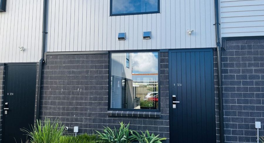  at 9/3234 Great North Road, New Lynn, Waitakere City, Auckland