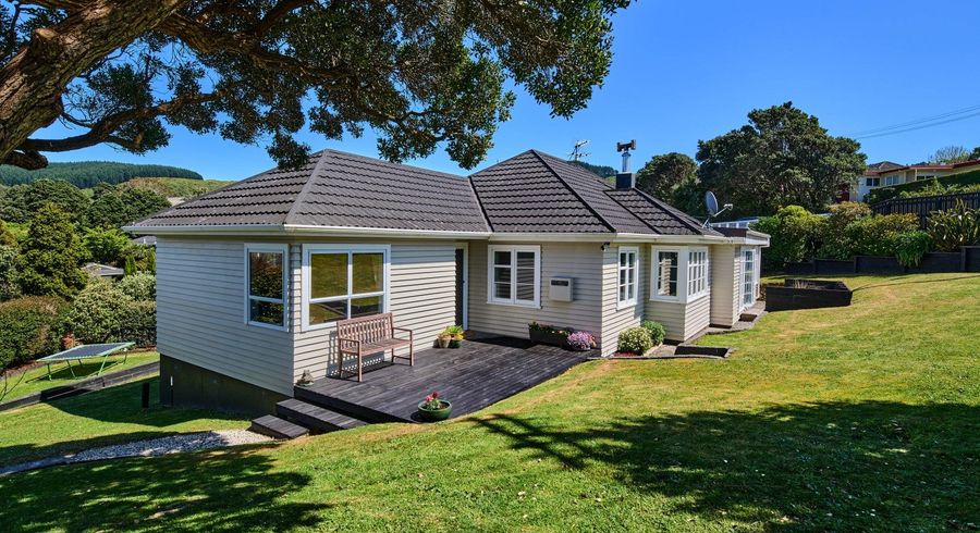  at 2 Kereru Bend, Tawa, Wellington