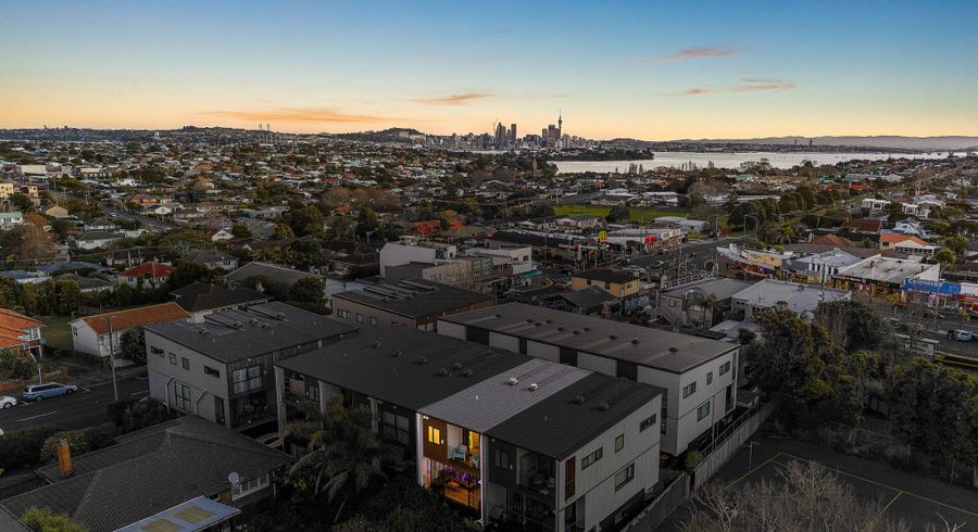  at 7/16 Williamson Avenue, Belmont, North Shore City, Auckland