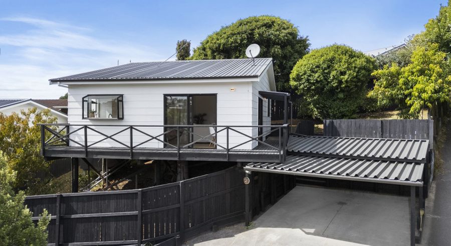  at 2/19 Romulus Place, Totara Vale, Auckland
