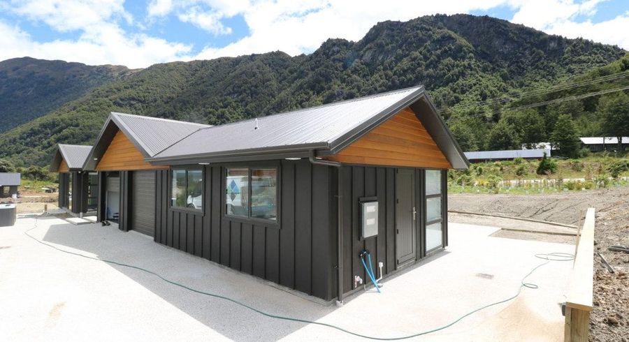  at 33 Peregrine Falcon Road, Mount Creighton, Queenstown