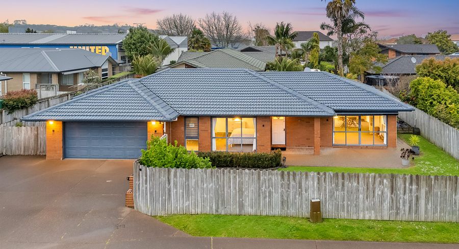  at 62 Bob Charles Drive, Golflands, Manukau City, Auckland