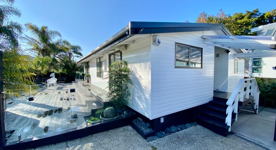  at 1/12 Westbourne Road, Murrays Bay, Auckland