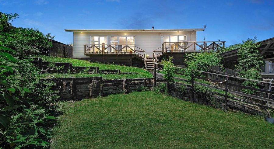  at 4/25 Edgware Road, West Harbour, Auckland