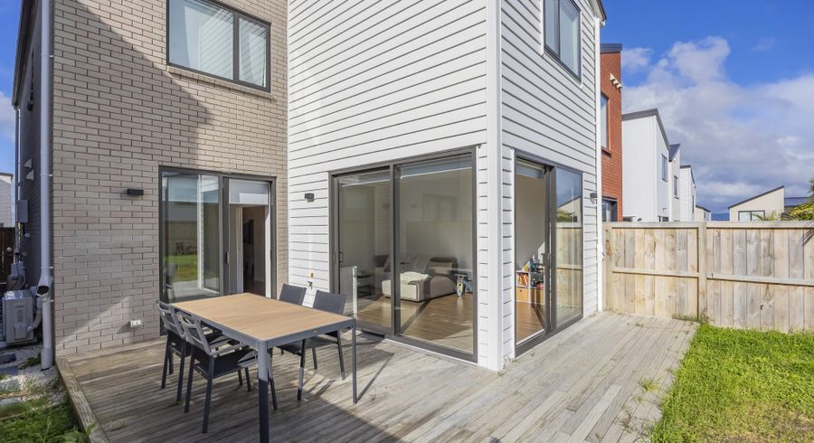  at 27 Coast Garden Drive, Hobsonville, Waitakere City, Auckland