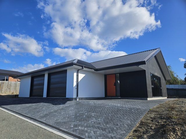  at 18 Mahoneys Hill Road, Oceanview, Timaru
