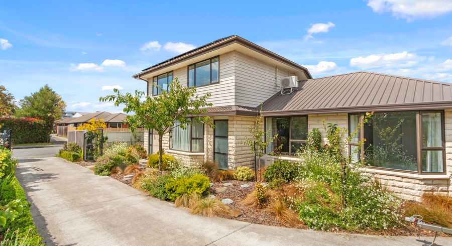  at 27 Takaro Avenue, Sockburn, Christchurch