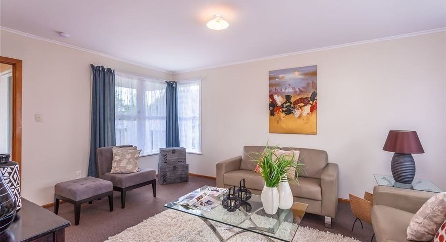  at 27 Riverpark Crescent, Henderson, Waitakere City, Auckland