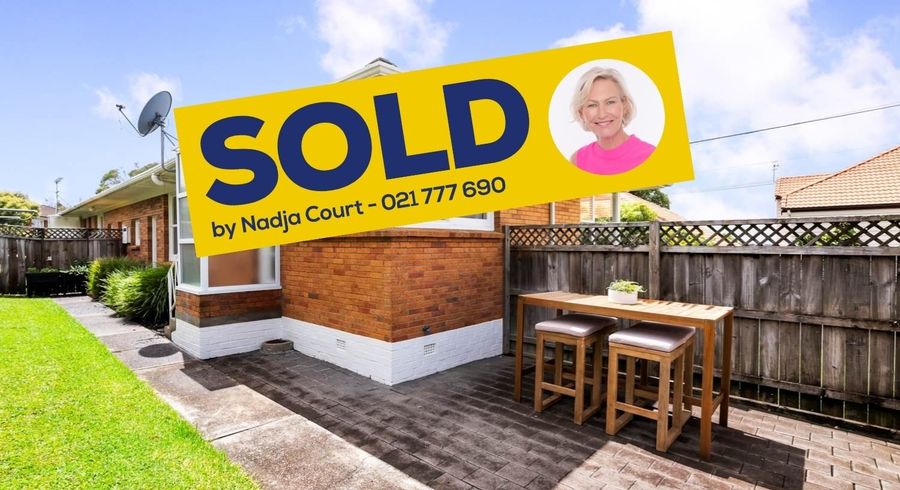  at 1/11 Dallinghoe Crescent, Milford, Auckland