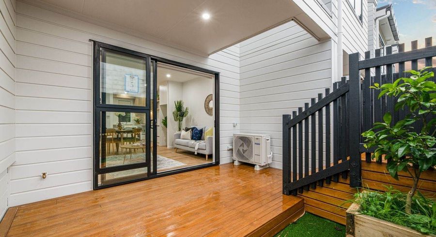  at 4/29 Tudor Road, Henderson, Auckland
