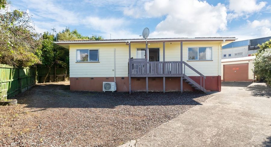  at 5 Edgware Road, West Harbour, Waitakere City, Auckland