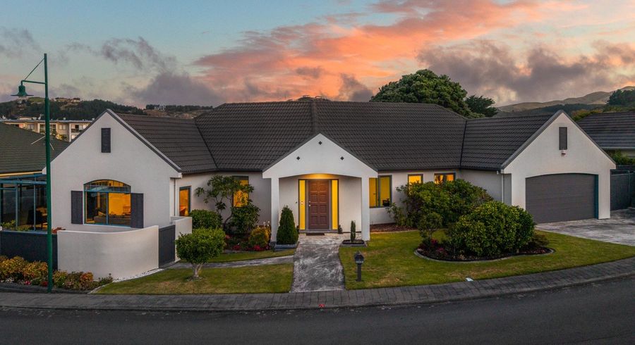  at 6 Mariners Way, Whitby, Porirua, Wellington